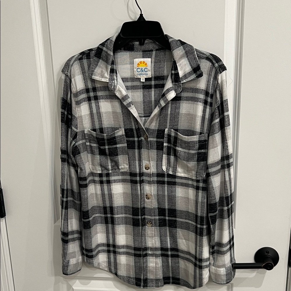 C & C California Plaid Soft Knit Top Size M